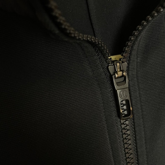 Lululemon Sojourn Jacket - Picture 8 of 9